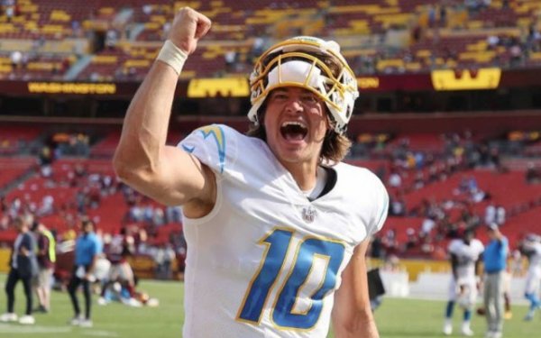 Herbert beating Washington_LA Twitter.jpg