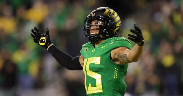 Bennett Williams_Eric Evans Oregon Football Twitter.jpg