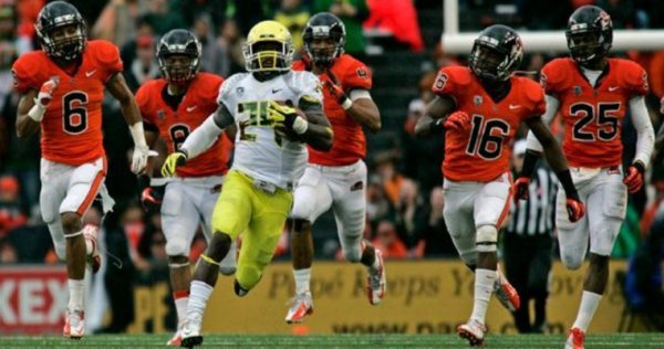 Kenjon Barner_Gary Breedlove.jpg