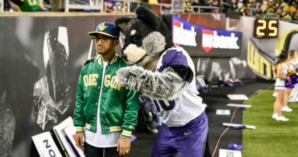 Husky Mascot_Kevin Cline.jpg