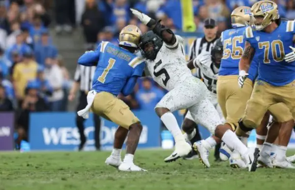 Thibs Sack_Oregon Football Twitter.jpg