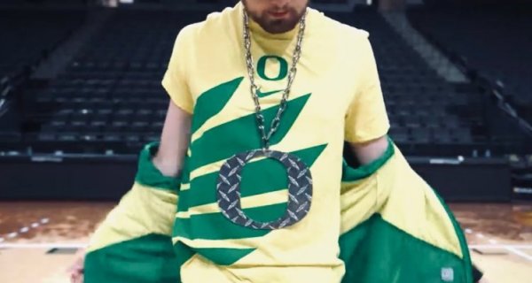 Pit Crew Shirts_Oregon Basketball Twitter.jpg