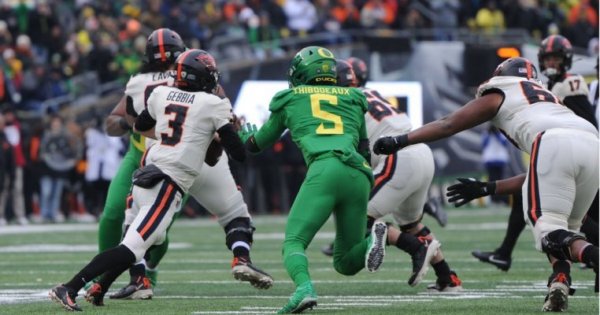 Kayvon Thibodeaux vs OSU_Tom Corno.jpg