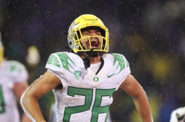 Dye time_Oregon Football Twitter.jpg