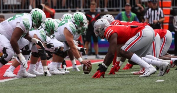 LOS_Oregon Football Twitter.jpg