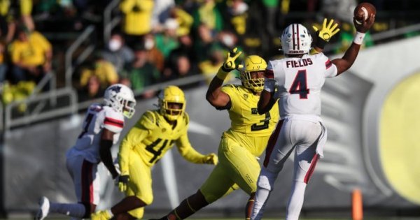 Brandon Dorlus_Eric Evans Oregon Football Twiter.jpg