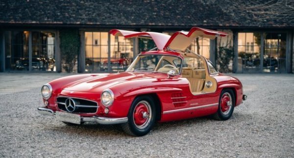 608009100_MercedesBenz300SLGullwing.thumb.jpg.85728d4c58bacce98da4b65b1ba959e0.jpg