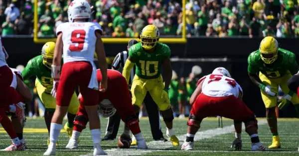 Justin Flowe2_Eric Evans UO Athletics Twitter.jpg