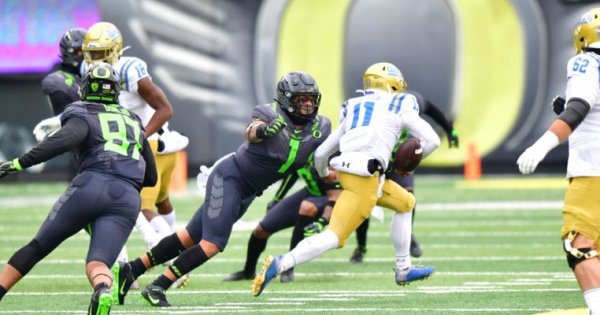 Noah Sewell creates fumble and TD_Tom Corno.jpg