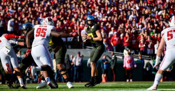 Justin Herbert at Rose Bowl_Eugene Johnson.jpg