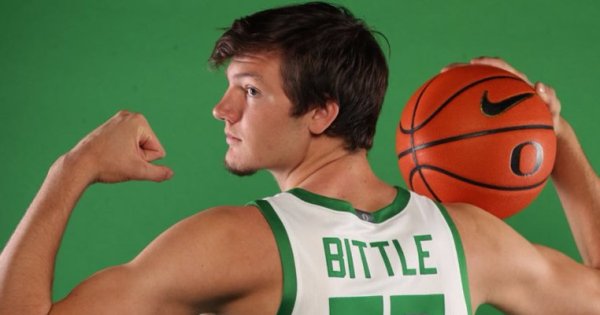 Nate Bittle_Nate Bittle Twitter and Oregon Basketball.jpg