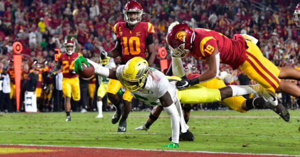 Juwan Johnson scores vs USC_Eugene Johnson.jpg