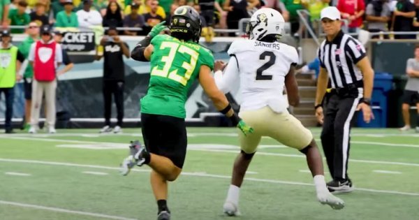 Evan Williams Sack_GoDucks.com Video.jpg