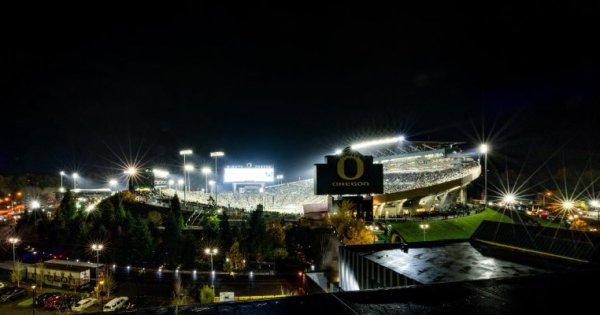 Night Autzen_Oregon Football X Account.jpg
