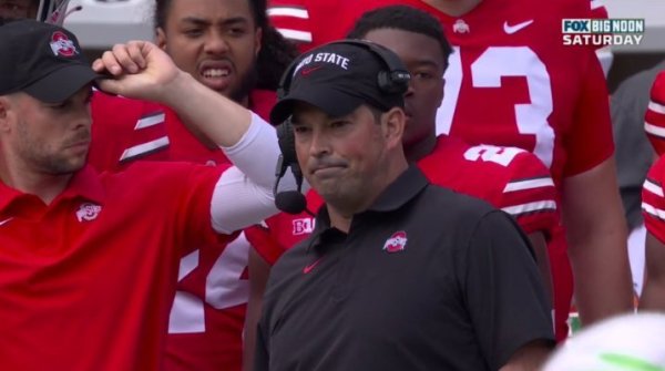 Ryan Day not liking Oregon defense_Fox Sports Video.jpg