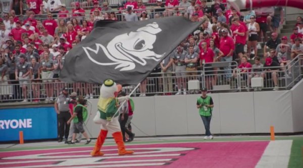 The Duck waves his flag_Fox Sports Video.jpg