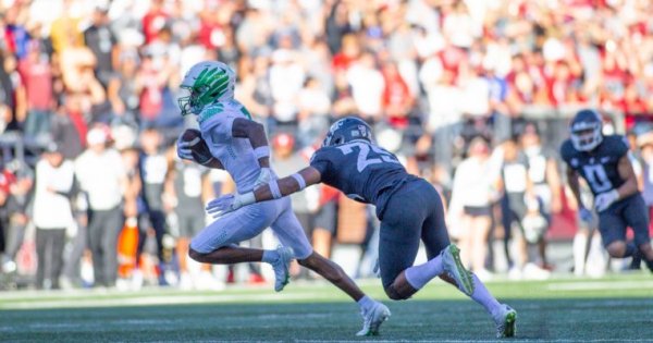 Troy Franklin winning TD_Harry Caston.jpg