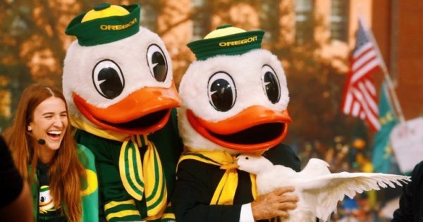 GameDay Ducks_Eric Evans of Oregon Football.jpg