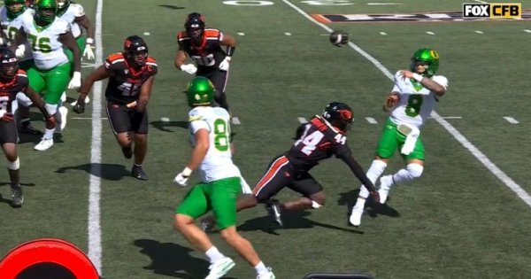 Tight End Action,QB Action, Patrick Herbert_Screenshot from Fox Sports Video.jpg
